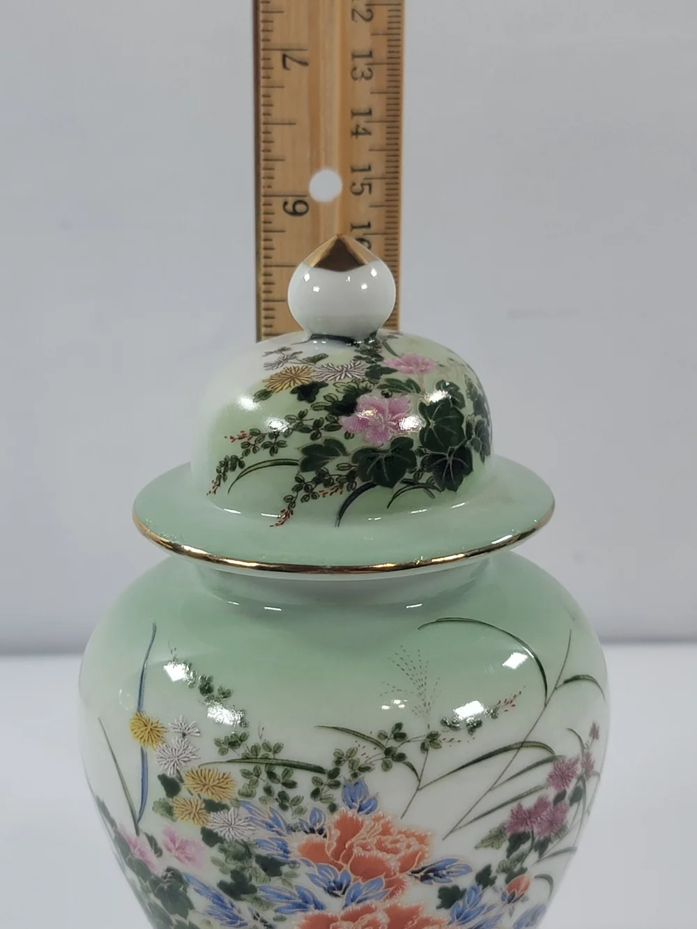 Vintage Toyo Tōgei Art BOTAN Peony Pheasants Ceramic Ginger Jar Urn